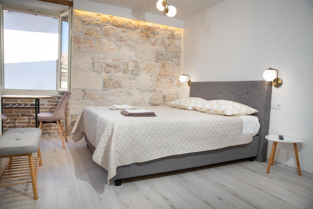 Apartments And Rooms Luan Rovinj Extérieur photo
