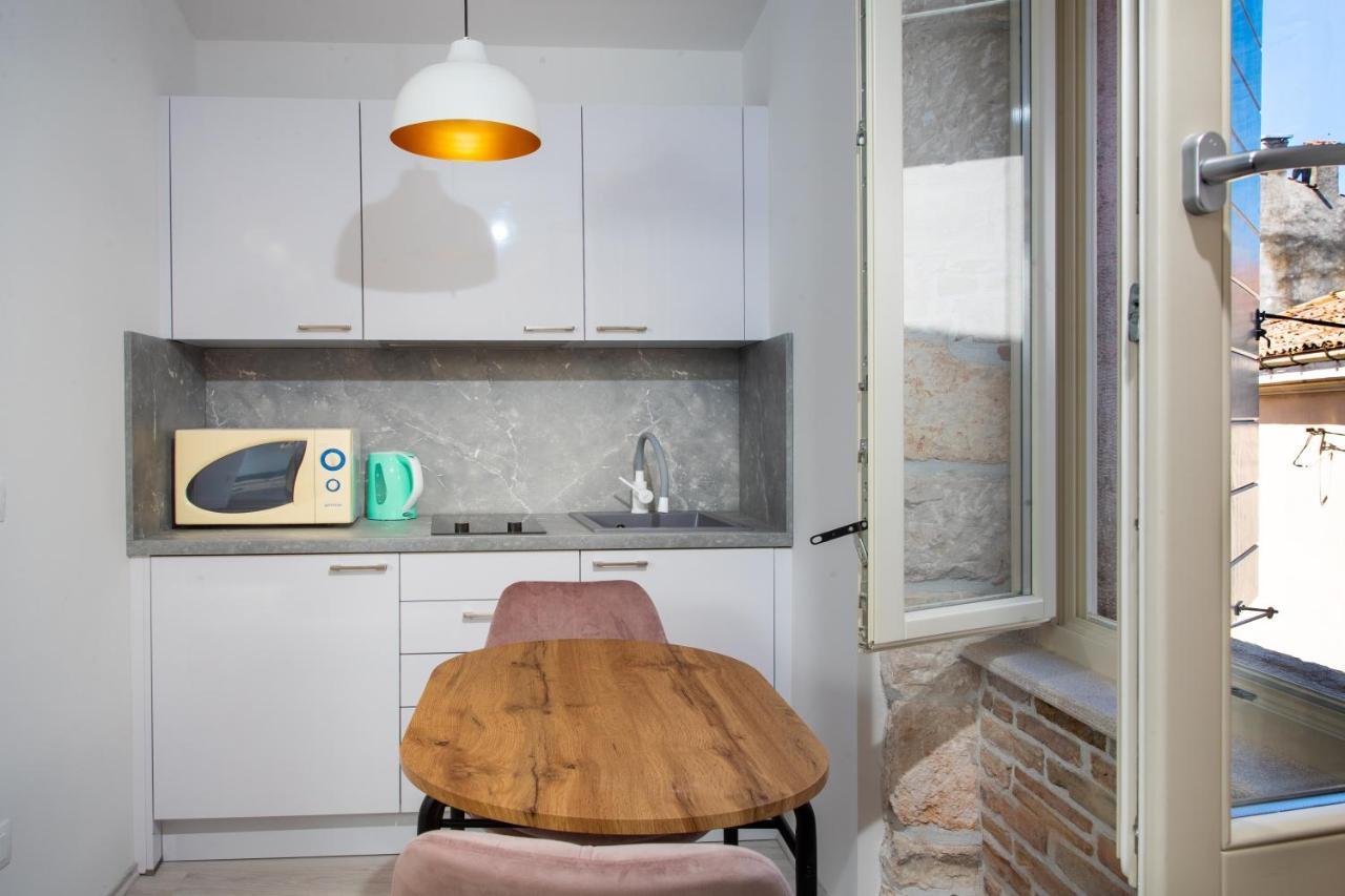 Apartments And Rooms Luan Rovinj Extérieur photo