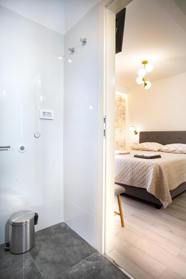 Apartments And Rooms Luan Rovinj Extérieur photo